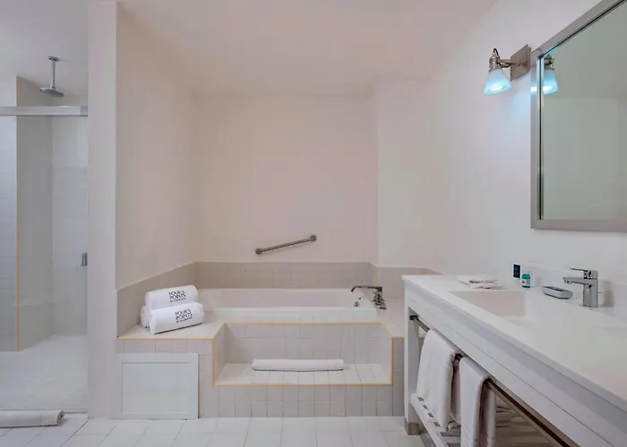 One-Bedroom Junior Suite